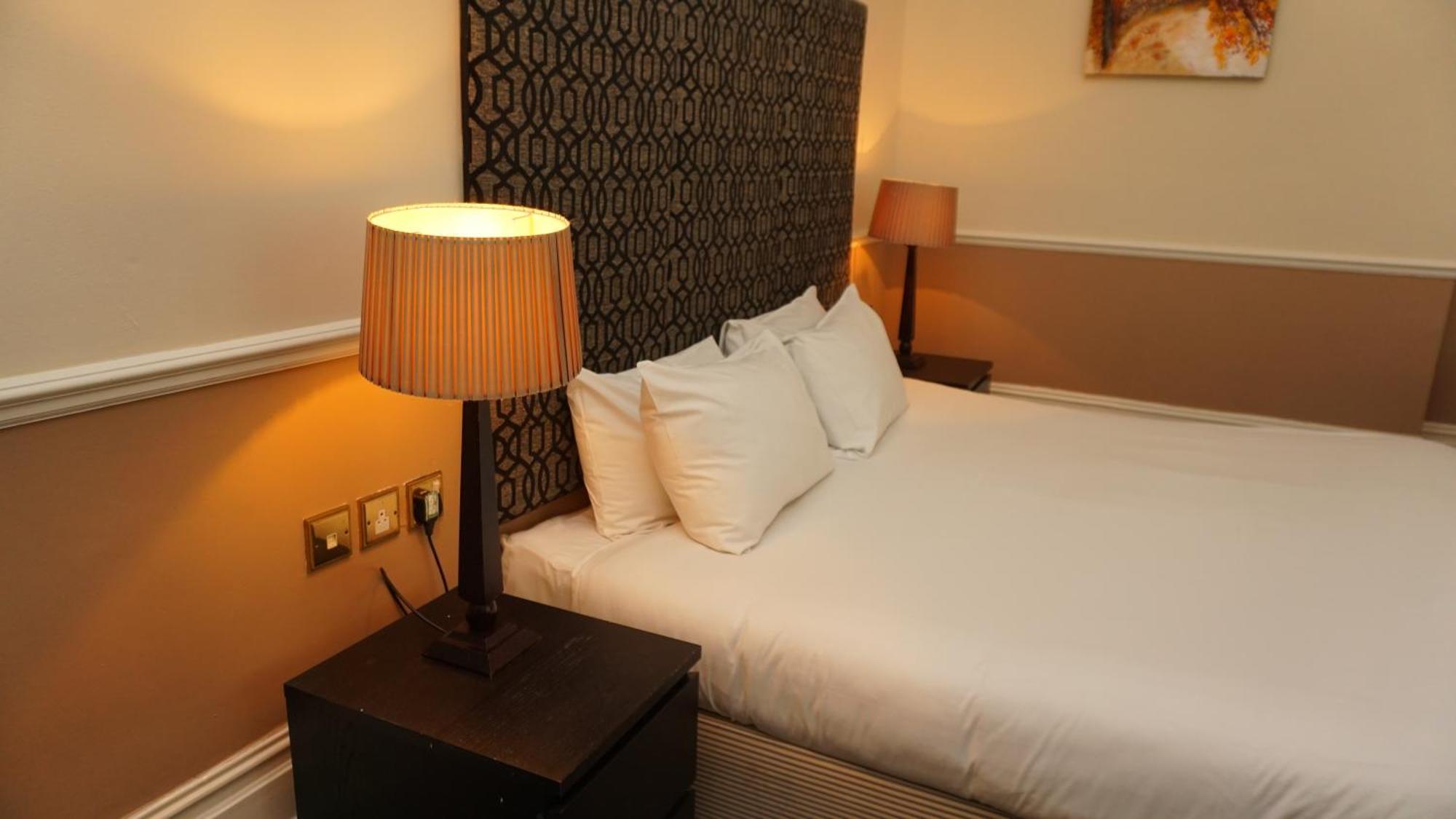 Hotel Albany, & 3*