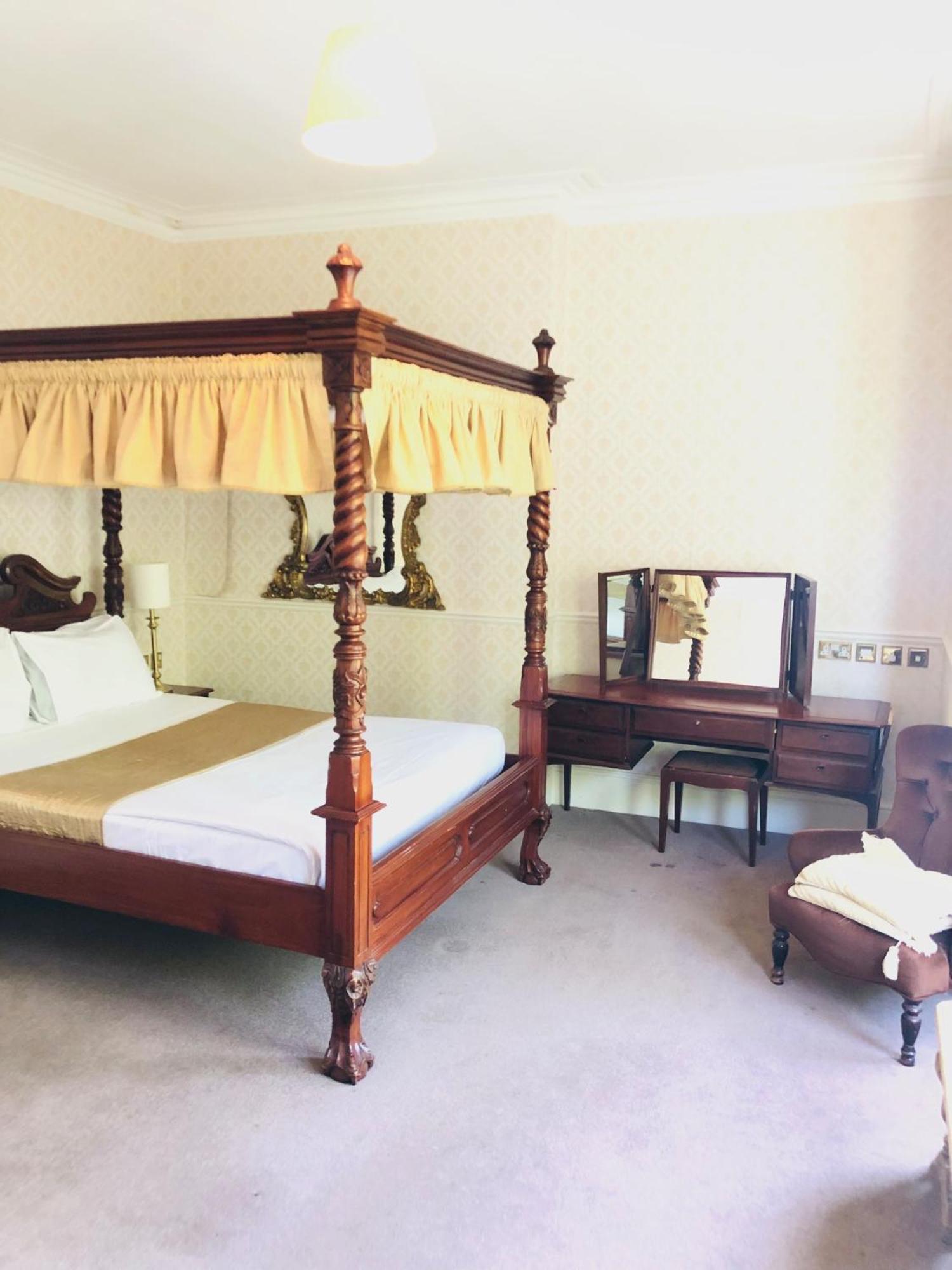 Hotel Albany, & 3*