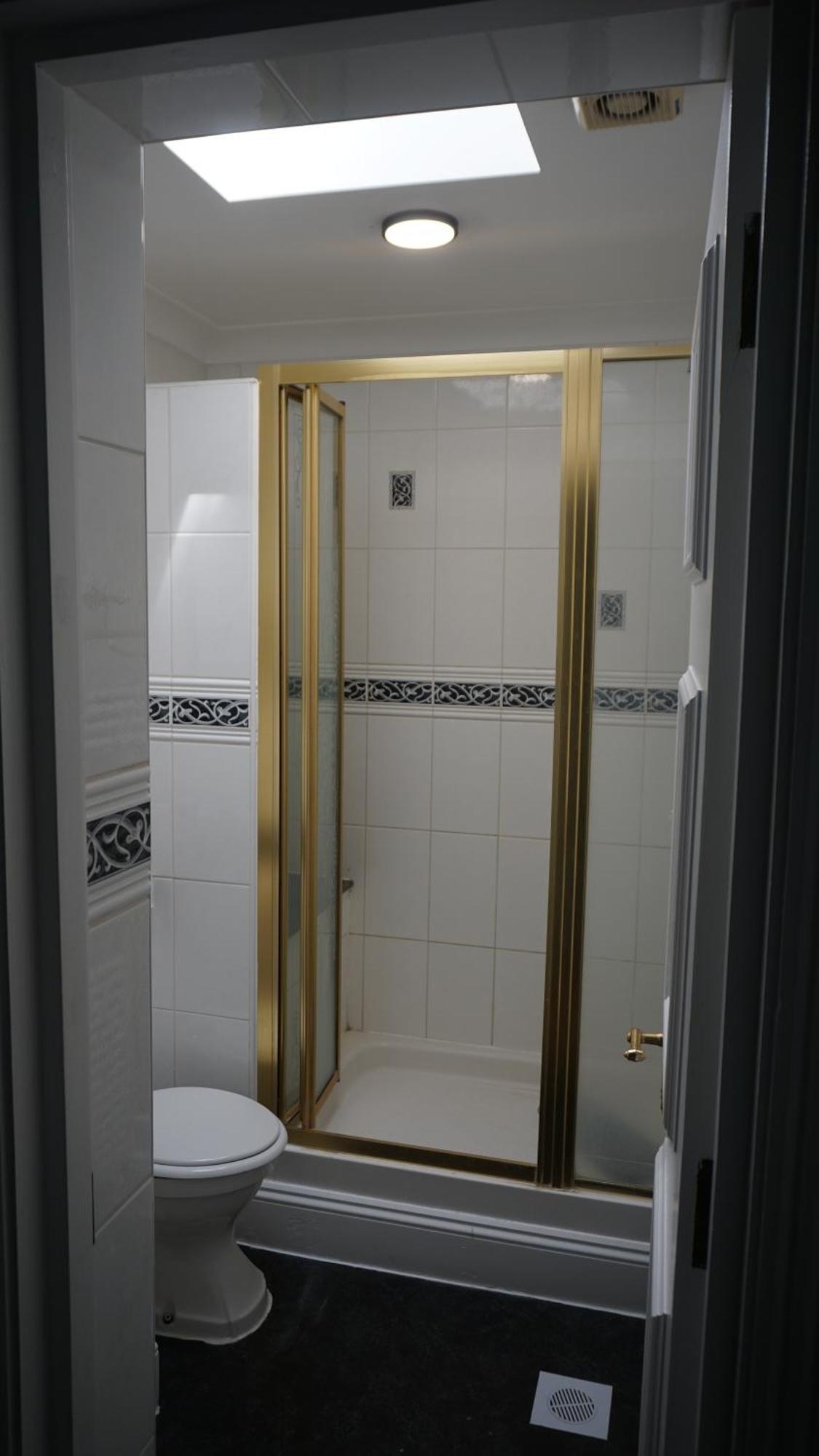 Albany, & Hotel 3*